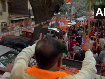 delhi MCD polls 2022 BJP did 14 road shows President JP Nadda roadshow Sangam Vihar attack cm arvind kejriwal see video | दिल्ली नगर निगम चुनाव 2022ः बीजेपी ने किए 14 रोड शो, जेपी नड्डा सहित कई राज्य के सीएम और केंद्रीय मंत्री शामिल, केजरीवाल सरकार पर हमला, देखें वीडियो