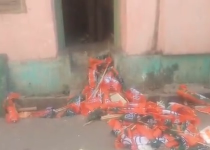 mamata banerjee tmc goons have vandalised the BJP party office South Kolkata | वीडियो: BJP कार्यालय में तोड़फोड़, पार्टी बोली- ममता के गुंडा राज बंगाल में कोई भी सुरक्षित नहीं