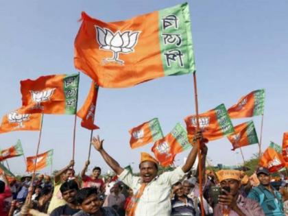 Maharashtra Assembly Polls 2019: Candidates are worried about traffic rule, ask Workers to wear helmets | महाराष्ट्र चुनाव: उम्मीदवारों को सता रहा ट्रैफिक नियमों के उल्लंघन का डर, कार्यकताओं से की हेलमेट पहनने की अपील