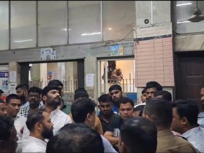 Maharashtra BJP youth wing leader and his relative murdered in Thane district 2 detained | BJP यूथ विंग के नेता और उसके रिश्तेदार की बेरहमी से हत्या, 2 हिरासत में, 12 के खिलाफ मामला दर्ज Maharashtra BJP youth wing leader and his relative murdered in Thane district 2 detained | BJP यूथ विंग के नेता और उसके रिश्तेदार की बेरहमी से हत्या, 2 हिरासत में, 12 के खिलाफ मामला दर्ज