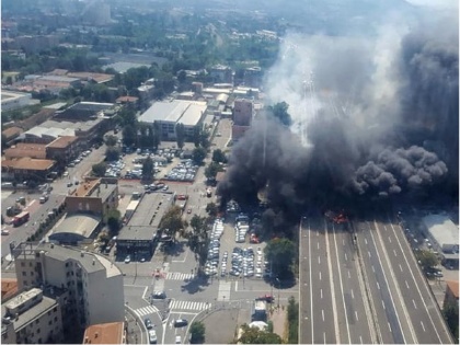 Major explosion on highway near Bologna Italy has left least 20 injured | इटली में एयरपोर्ट के पास हाइवे पर हुआ भीषण धमाका, 20 घायल