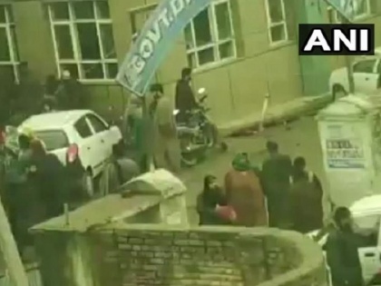 blast inside Pulwama Madrassa leaves many students injured | Breaking News: दक्षिण कश्मीर के पुलवामा में मदरसा के अंदर विस्फोट, कई छात्र घायल
