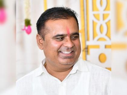 Kalburgi Attempt sell cough syrup worth Rs 27000 in Maharashtra Action Block Congress president Lingaraj Kanni expelled party for drug trafficking | कलबुर्गीः महाराष्ट्र में 27000 रुपये की कफ सिरप बेचने की कोशिश?, ब्लॉक कांग्रेस अध्यक्ष लिंगराज कन्नी पर एक्शन, मादक पदार्थों की तस्करी पर पार्टी से निकाला Kalburgi Attempt sell cough syrup worth Rs 27000 in Maharashtra Action Block Congress president Lingaraj Kanni expelled party for drug trafficking | कलबुर्गीः महाराष्ट्र में 27000 रुपये की कफ सिरप बेचने की कोशिश?, ब्लॉक कांग्रेस अध्यक्ष लिंगराज कन्नी पर एक्शन, मादक पदार्थों की तस्करी पर पार्टी से निकाला