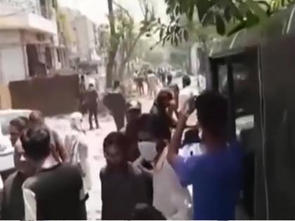 pakistan 4 injured in blast at Lahore Johar Town Rescue 1122 | पाकिस्तानः मुंबई हमलों के मास्टरमाइंड हाफिज सईद के घर के पास बड़ा धमाका, तीन की मौत, 20 घायल