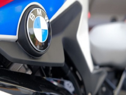 BMW Motorrad launched R 18 cruiser in the Indian market starting at 18 lakh | बीएमडब्ल्यू मोटोराड भारत के क्रूजर बाइक बाजार में उतरी, नया आर18 मॉडल पेश, कीमत 18 लाख रुपये से शुरू