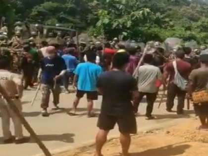 Assam-Mizoram border dispute: Clashes between Assam's security forces and people of Mizoram, Chief Minister of both the states clashed on Twitter | असम और मिजोरम के बीच खूनी हुआ सीमा विवाद, गोलीबारी में असम के छह पुलिसकर्मियों की मौत, ट्विटर पर उलझे दोनों राज्यों के मुख्यमंत्री