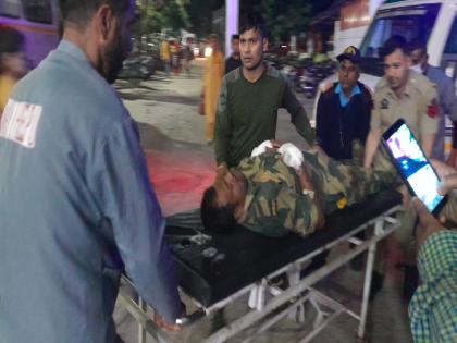 Jammu-Kashmir Pakistan fired overnight on the border two soldiers and five civilians injured | जम्‍मू-कश्मीर: बॉर्डर पर रात भर पाकिस्तान ने की गोलीबारी, दो जवान और पांच नागरिक जख्‍मी