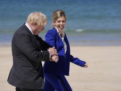 UK PM Boris Johnson, wife expecting their second child around Christmas | पिता बनने जा रहे ब्रिटिश प्रधानमंत्री बोरिस जॉनसन, पत्नी ने इंस्टाग्राम पर लिखा-क्रिसमस पर हमारा बच्चा आएगा