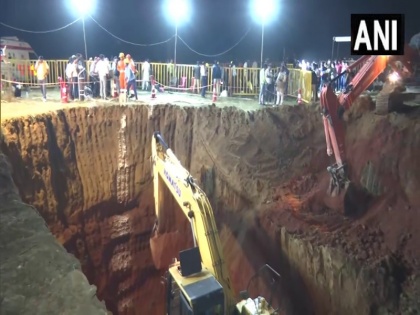 MP 8-year-old child fell into 60-feet-deep borewell in Vidisha NDRF built parallel tunnel | एमपी के विदिशा में 60 फीट की गहराई वाले बोरवेल में गिरा 8 साल का बच्चा, NDRF ने बचाने के लिए पैरेलल बनाया सुरंग