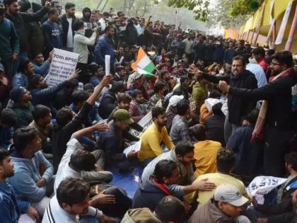 BPSC Exam Protest: बीपीएससी अभ्यर्थियों को भड़का रहे हैं कोचिंग संचालक, पटना पुलिस ने दर्ज की प्राथमिकी, शिक्षक अरेस्ट