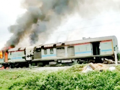 The Brahmaputra Mail survived by becoming a burning train in Bihar | बिहार: ब्रह्मपुत्र मेल के जेनरेटर यान में लगी याग, बर्निंग ट्रेन बनने से बाल-बाल बची