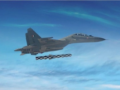 BrahMos Missile India successfully fired Air Launched missile Su-30 MKI fighter aircraft direct hit Bay of Bengal region Indian Air Force | BrahMos Missile: सुखोई 30एमकेआई विमान से ब्रह्मोस मिसाइल का परीक्षण, मारक दूरी 350 KM, लक्ष्य पर सीधा निशाना, जानें खासियत