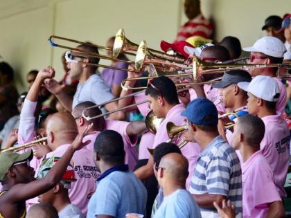 South Africa vs Australia: Brass Band was asked to remain quiet by umpires in 2nd test in Port Elizabeth | SA vs AUS: मैच में अंपायर हुए ब्रास बैंड के शोर से परेशान, कराया 'खामोश' तो मचा बवाल!