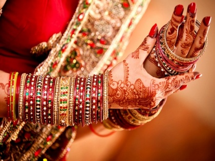 Different states of India and beautiful bangles worn by the brides | जल्द ही होने वाली है शादी तो रिवाज मुताबिक चुनें सुंदर चूड़ियां, शादी पर खूब जचेंगी आप