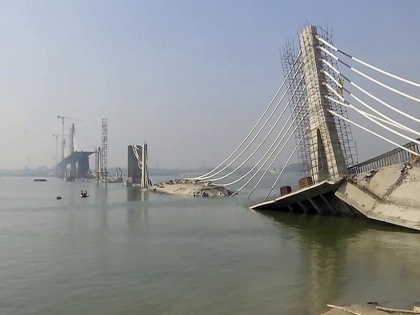Bihar: On the investigation of the collapse of the bridge under construction, the leader of the opposition targeted the government, said- only food supply is being done in the name of investigation | बिहार: निर्माणाधीन पुल के गिरने की जांच पर नेता प्रतिपक्ष ने सरकार पर साधा निशाना, कहा- जांच के नाम पर सिर्फ खानापूर्ति हो रही है
