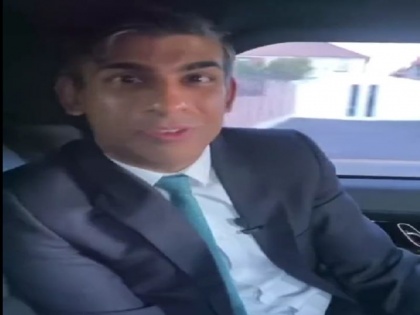 British PM Rishi Sunak apologized for removing the seat belt in a moving car viral video | वीडियो: चलती कार में सीट बेल्ट हटाने के लिए ब्रिटिश पीएम ऋषि सुनक ने मांगी है माफी, जानें क्या है पूरा मामला