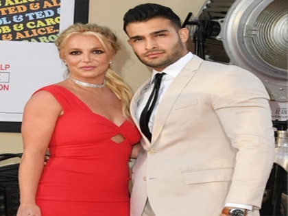 pop singer Britney Spears her partner Sam Asghari informed about miscarriage instagram fans said courage 2016 Slumber Party | Britney Spears Miscarriage: बहुत ही दुख के साथ ब्रिटनी स्पीयर्स और उनके साथी सैम असगरी ने दी मिसकैरेज की सूचना, फैंस ने कहा हिम्मत रखो