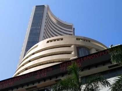 Sensex jumps 446 points in the opening trade, currently at 61,752; Nifty at 18,462 | शेयर बाजार: 446 अंकों की उछाल के साथ खुला सेंसेक्स, 18461 पर निफ्टी, टूट सारे रिकॉर्ड