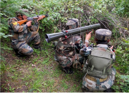 Jammu And Kashmir: five terrorist killed security forces in Baramulla Rafiabad in encounter | जम्मू-कश्मीरः बारामूला जिले में सुरक्षाबलों ने मुठभेड़ में मार गिराए पांच आतंकी