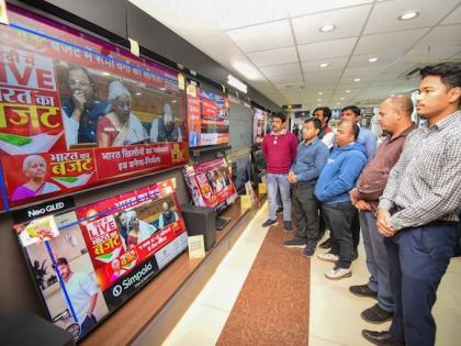 Budget 2025 Will Old Tax Regime Be Scrapped Sparks Speculation Changes income tax slabs those earning Rs 12-75 lakh out of tax | Budget 2025: क्या ख़त्म हो जाएगी पुरानी कर व्यवस्था? बजट 2025 ने अटकलों को दी हवा, जानें वजह