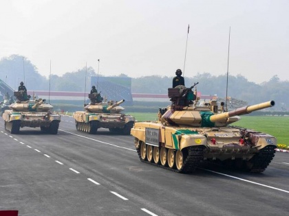Defence ministry allocated Rs 5.94 lakh crore 13% higher than last year Union Budget 2023 | Union Budget 2023: रक्षा बजट में 13 प्रतिशत की वृद्धि, चीन से सीमा विवाद के बीच सरकार ने 5.94 लाख करोड़ आवंटित किए