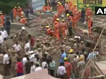 Ghaziabad: building collapsed, 4 injured, Rescue operation is underway | गाज़ियाबाद: हल्की बारिश में जमींदोज हो गई पांच मंजिला निर्माणाधीन इमारत, एक की मौत कई घायल