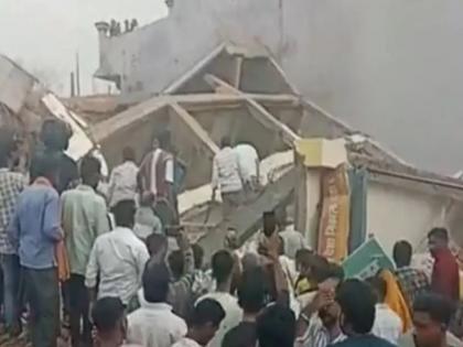 Several feared trapped after four-storey hotel collapses in Anuppur district in Madhya Pradesh | Madhya Pradesh: अनूपपुर ज़िले में चार-मंज़िला होटल गिरने से मलबे में कई लोगों के फँसे होने की आशंका, एक की मौत Several feared trapped after four-storey hotel collapses in Anuppur district in Madhya Pradesh | Madhya Pradesh: अनूपपुर ज़िले में चार-मंज़िला होटल गिरने से मलबे में कई लोगों के फँसे होने की आशंका, एक की मौत