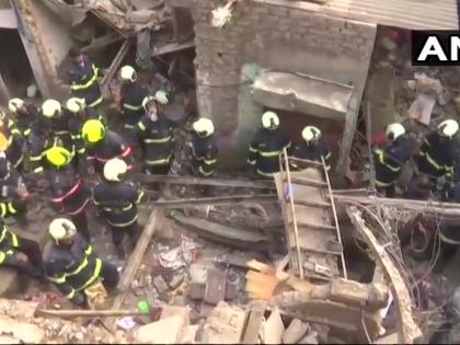 Mumbai: A building collapsed in Wadala area, search & rescue operation underway | मुंबई: वडाला में बिल्डिंग गिरने से दर्दनाक हादसा, प्रशासन ने रेस्क्यू ऑपरेशन शुरू कर 4 लोगों को बचाया