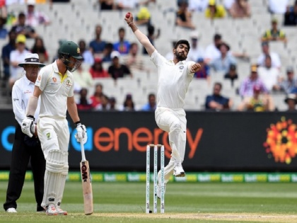 Jasprit Bumrah writes new history by taking 6 wickets in 1st Innings of Melbourne test vs Australia | IND vs AUS: बुमराह की आग उगलती गेंदबाजी के आगे ऑस्ट्रेलिया बेबस, 6 विकेट झटकते हुए रचा नया इतिहास