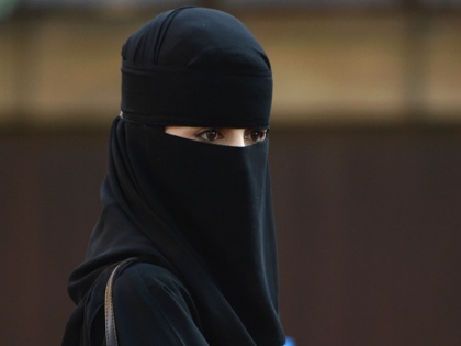 Hijab and burqa banning face covering in public places in Switzerland, know in which cases will be exempted | स्विटजरलैंड में सार्वजनिक स्थानों पर हिजाब और बुर्के से चेहरा ढंकने पर पाबंदी, जनमत कराकर लिया गया फैसला