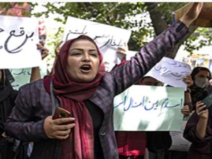 Women raised their voice in Kabul against the Taliban's burqa decree, saying - "Why can we be safe only by hiding ourselves completely" | तालिबान के 'बुरका फरमान' के खिलाफ महिलाओं ने काबुल में की आवाज बुलंद, बोलीं- "आखिर क्यों उन्हें चेहरे और शरीर को ढंकने के लिए मजबूर किया जा रहा है"