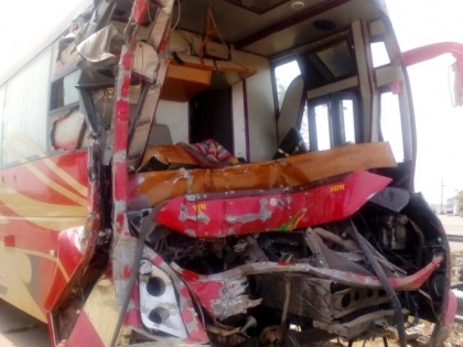Double-decker bus going from Delhi to Bihar overturns, 30 seriously injured | दिल्ली से बिहार जा रही डबल डेकर बस पलटी, 30 लोग गंभीर रूप से घायल
