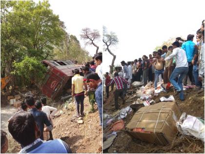 Nine dead in a bus accident in Madhya Pradesh's Mandsaur, Watch Video | Video: मध्य प्रदेश के मंदसौर में पलट गई यात्रियों से खचाखच भरी बस, 9 लोगों की मौत Nine dead in a bus accident in Madhya Pradesh's Mandsaur, Watch Video | Video: मध्य प्रदेश के मंदसौर में पलट गई यात्रियों से खचाखच भरी बस, 9 लोगों की मौत