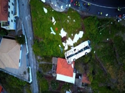 portugal bus accident at least 29 dead on madeira island | पुर्तगाल के मेडेरा में भीषण हादसा, टूरिस्ट बस पलटने से जर्मनी के 29 पर्यटकों की मौत