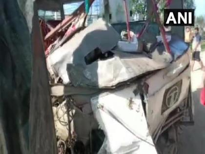 Lucknow Hardoi Road 6 dead and 8 injured after two roadways buses collided | उत्तर प्रदेश: लखनऊ के पास रोडवेज की दो बसों में टक्कर, एक ड्राइवर समेत 6 लोगों की मौत