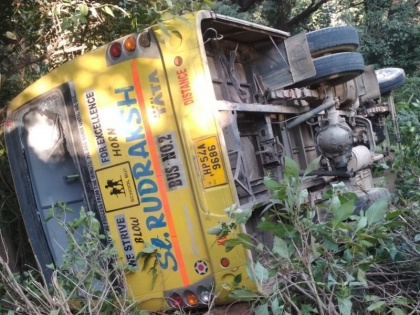 Himachal Pradesh: school bus accident near Lunj in Kangra admitted to a hospital | हिमाचल प्रदेश: PM मोदी की रैली में जा रही स्कूल बस का एक्सीडेंट, 35 बच्चे घायल, 5 छात्रों की हालत गंभीर