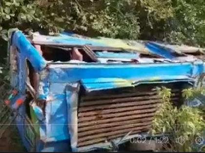 Jammu and Kashmir Road Accident Udhampur mini bus full of passengers fell into ditch 30 people injured | Jammu and Kashmir Road Accident: उधमपुर में भीषण सड़क हादसा, यात्रियों से भरी मिनी बस खाई में गिरी; 30 लोग घायल