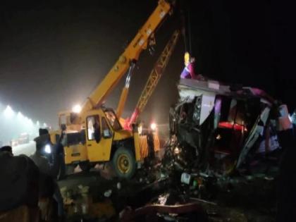 West Bengal: Bus-tanker collision kills seven in Murshidabad | पश्चिम बंगाल में बस और टैंकर की टक्कर में सात लोगों की मौत
