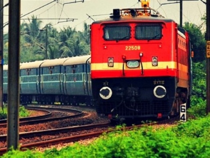 For diwali Chhath Dussehra bhai dooj 2018 railway start a special train and bus | दिवाली, छठ और भाई-दूज के लिए चलेंगी ये 25 स्पेशल ट्रेनें, इस ऐप से मिलेगी स्पेशल बसों की जानकारी