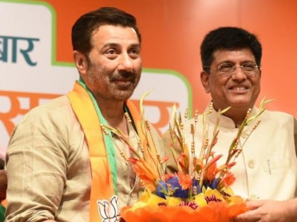 Gurdaspur BJP MP Sunny Deol appoints screenwriter as 'representative', sparks furore | सनी देओल ने गुरदासपुर में ‘प्रतिनिधि’ नियुक्त करने का बचाव किया