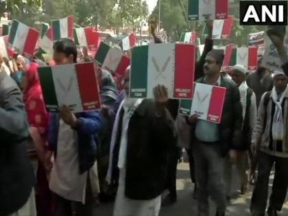 Delhi: Protest march held from Mandi House to Parliament House against CAA,NRC,NPR | मंडी हाउस से संसद भवन तक CAA, NRC, NPR के खिलाफ मार्च, भारी पुलिस बल तैनात Delhi: Protest march held from Mandi House to Parliament House against CAA,NRC,NPR | मंडी हाउस से संसद भवन तक CAA, NRC, NPR के खिलाफ मार्च, भारी पुलिस बल तैनात