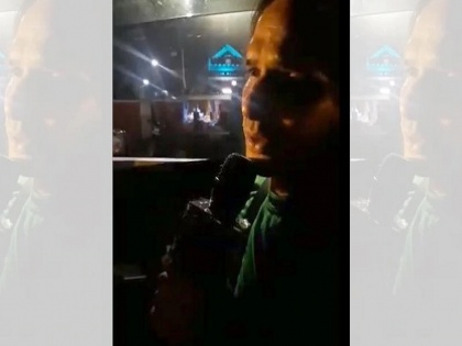 After Ranu Mondal Uber driver from Lucknow singing Aashiqui film song video viral | रानू मंडल के बाद अब वायरल हुआ लखनऊ के उबर कैब ड्राइवर का वीडियो, आशिकी फिल्म का गा रहा गाना