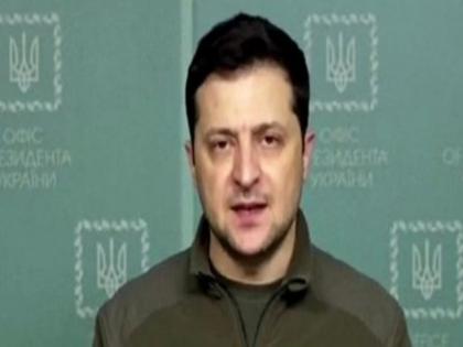 Russia Ukraine Crisis I do not bite Come sit talk Volodymyr Zelensky requested vladimir Putin said sit and talk with me not 30 meters away | Russia Ukraine Crisis: मैं काटता नहीं हूं; आइए, बैठकर बात करें- जेलेंस्की ने पुतिन से किया अनुरोध, कहा 30 मीटर दूर मेरे साथ बैठकर कीजिए वार्ता Russia Ukraine Crisis I do not bite Come sit talk Volodymyr Zelensky requested vladimir Putin said sit and talk with me not 30 meters away | Russia Ukraine Crisis: मैं काटता नहीं हूं; आइए, बैठकर बात करें- जेलेंस्की ने पुतिन से किया अनुरोध, कहा 30 मीटर दूर मेरे साथ बैठकर कीजिए वार्ता