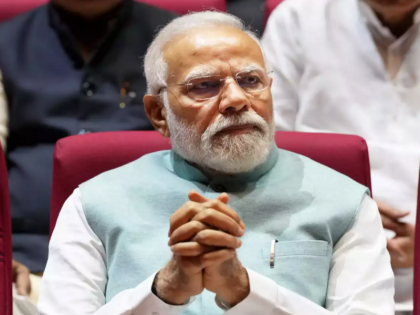 PM Modi is hypocrite when it comes to dynasty politics sharp attack in Saamana editorial | 'वंशवाद की बात आती है तो प्रधानमंत्री पाखंडी हैं', सामना के संपादकीय में पीएम मोदी पर तीखा हमला