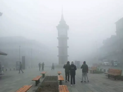 Kashmir is suffering from fog due to drought and pollution no snowfall expected before January 4 | सूखे और प्रदूषण से कोहरे की मार झेल रहा है कश्मीर, 4 जनवरी से पहले बर्फबारी की उम्मीद नहीं