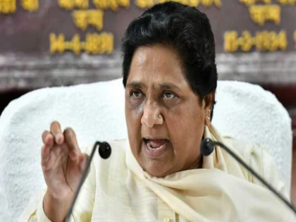 BSP supremo Mayawati hit back at Akhilesh Yadav said He should look into his own affairs | बसपा सुप्रीमो मायावती ने किया अखिलेश यादव पर पलटवार, कहा- 'उन्हें अपने गिरेबान में भी झांककर देख लेना चाहिए'