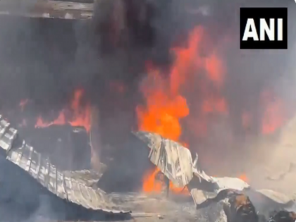 Fire Breaks Out In Gujarat's Palanpur Market Yard Efforts to douse the fire are underway | गुजरात के बनासकांठा के पालनपुर मार्केट यार्ड में भीषण आग लगी, बुझाने की कोशिशें जारी