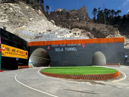 PM Modi inaugurates strategically important Sela Tunnel Tawang Arunachal Pradesh | अब अरुणाचल प्रदेश के तवांग तक पहुंचेंगे सेना के भारी वाहन और हथियार, पीएम मोदी ने सामरिक रूप से महत्वपूर्ण सेला सुरंग का उद्घाटन किया
