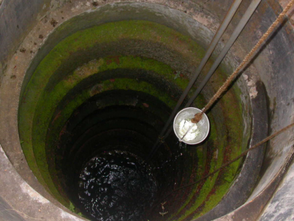 Water crisis society will become water-rich only by saving traditional wells | ब्लॉग: पारंपरिक कुओं को बचाने से ही पानीदार बनेगा समाज