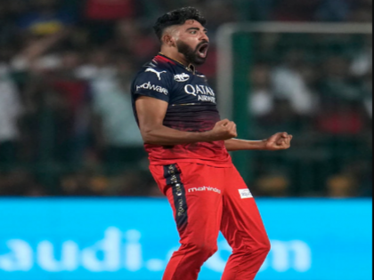 IPL 2024 Despite severe stomach pain Mohammed Siraj played in the match against GT | भयंकर पेट दर्द के बावजूद जीटी के खिलाफ खिलाफ मैच में उतरे थे मोहम्मद सिराज, जीत में अहम भूमिका भी निभाई